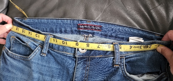 Tommy Hilfiger Jeans - Picture 11 of 11